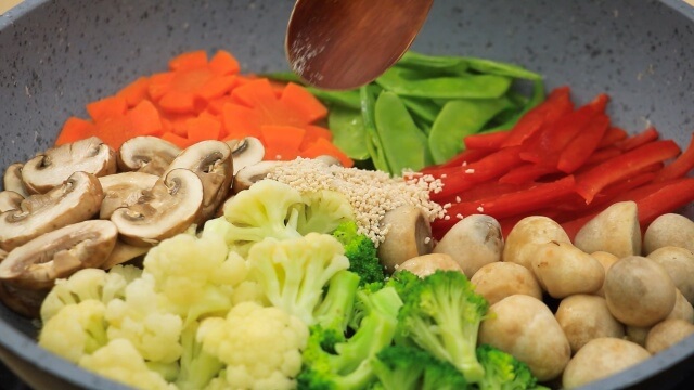 Xào rau củ